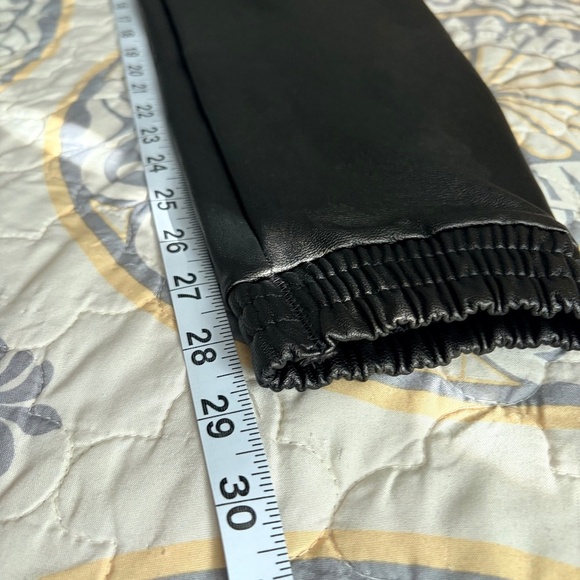 Spanx Vegan Leather Like Noir Black Shaping Jogger Pants, pockets, Medium - Picture 8 of 13